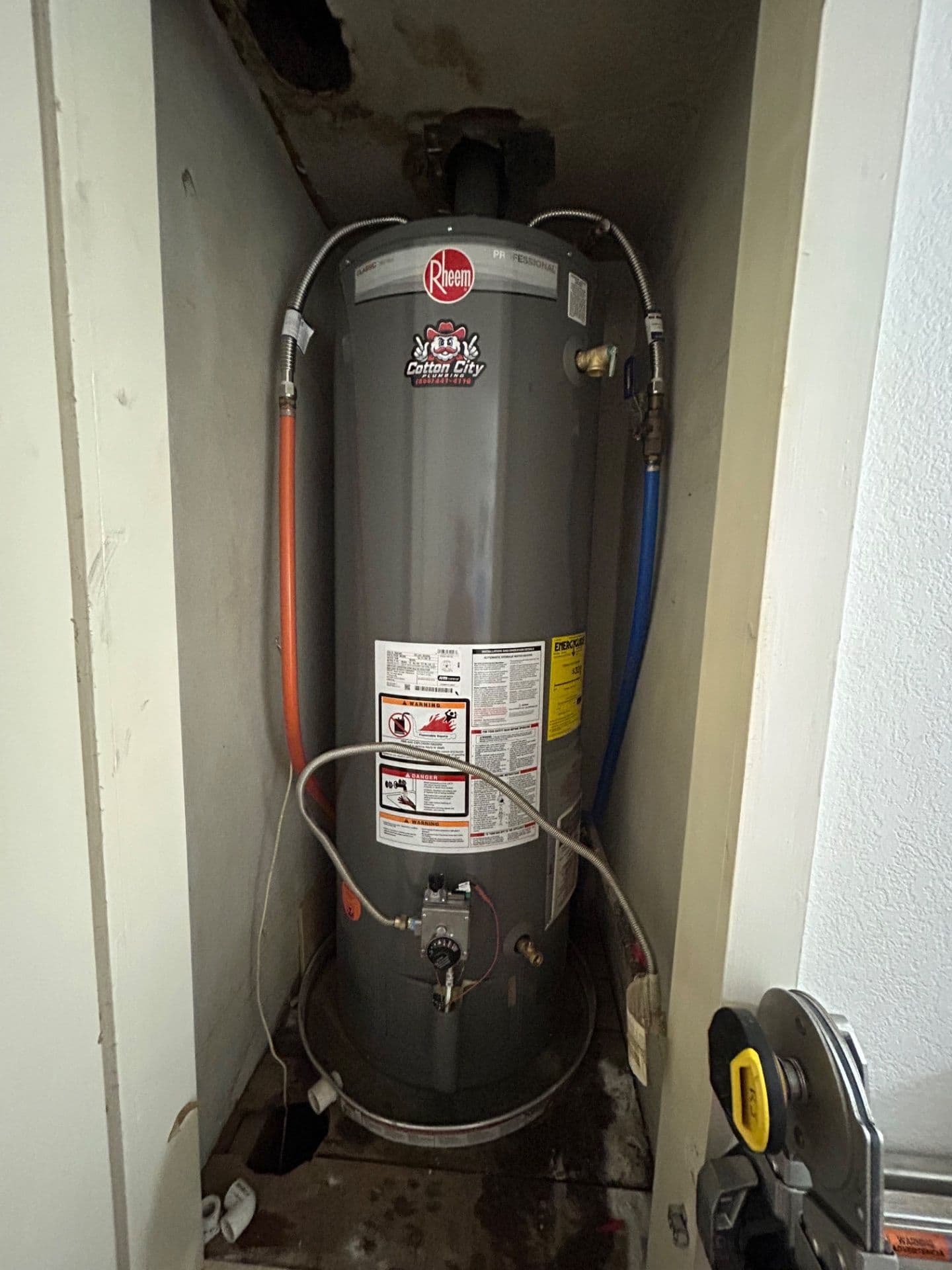 Project Water Heater Replacement Gets Hot Water Flowing Again in New Deal image