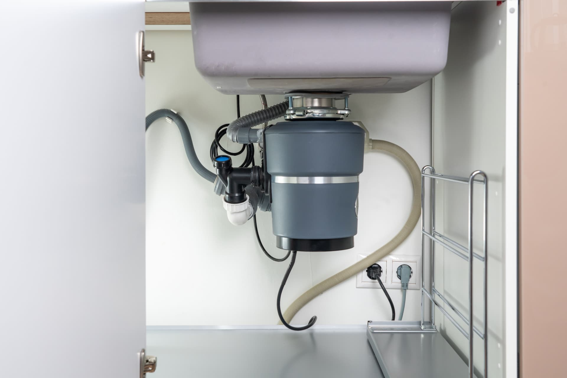 Garbage Disposal Do's and Don'ts: A Lubbock Homeowner's Guide image