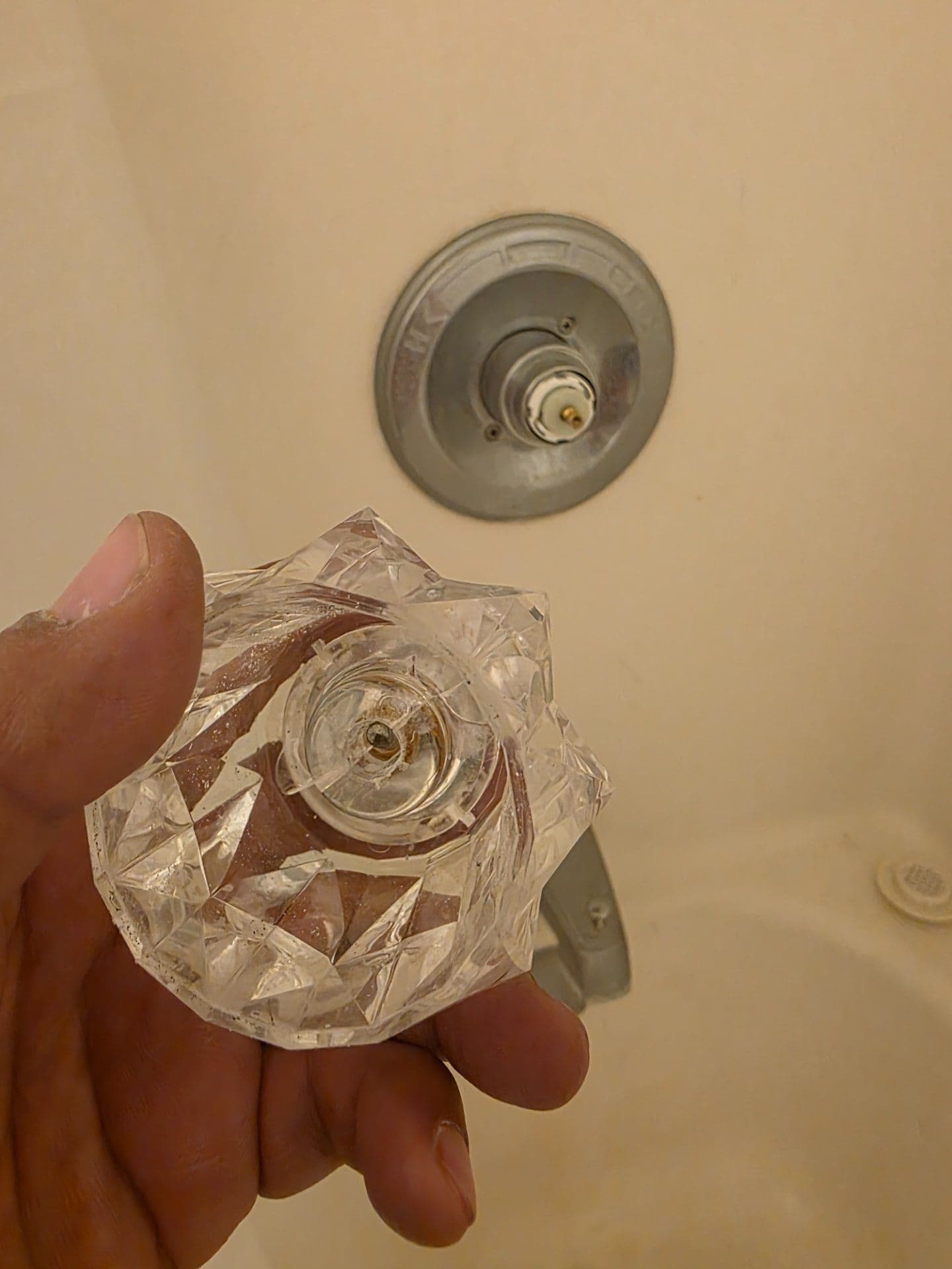 Worn Tub Shower Handle Replaced in Lubbock's Fountain Wood image