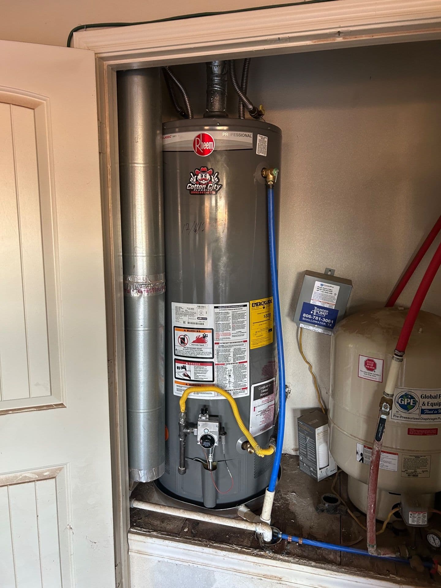 Rheem 50-Gallon Gas Water Heater Replacement Done Right image